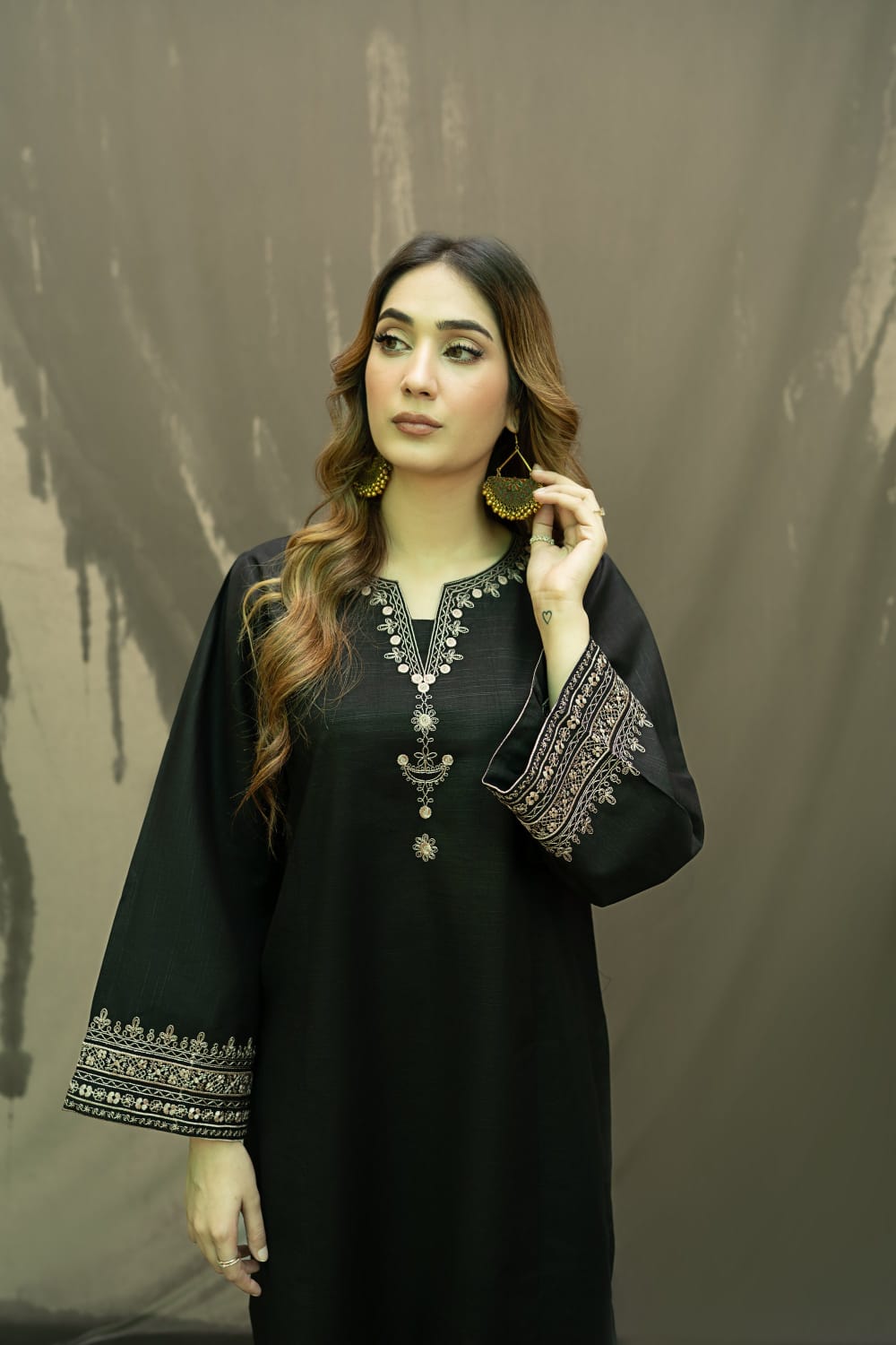 ANAYA Black Iris Embroidery 2pc